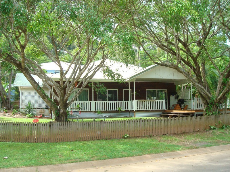 1 Cyathea Close, Kamerunga QLD 4870