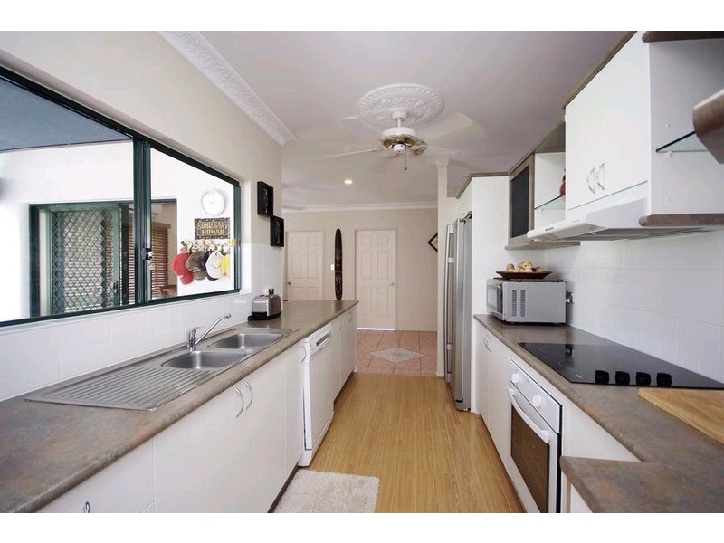 16 Taro Close, Mount Sheridan QLD 4868