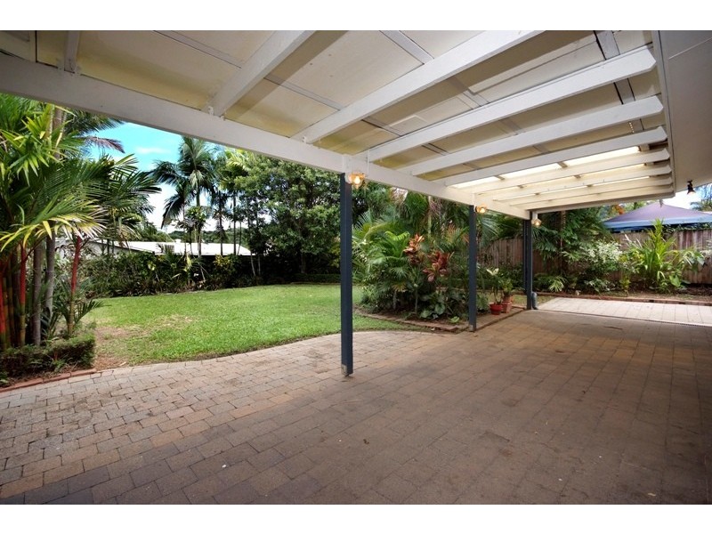 15 Hobson Drive, Brinsmead QLD 4870