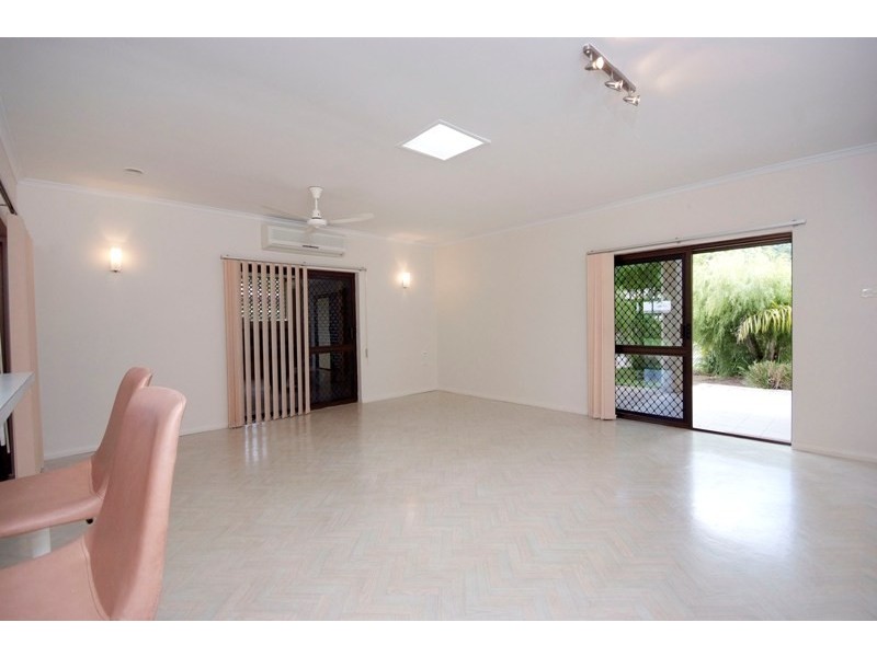 15 Hobson Drive, Brinsmead QLD 4870