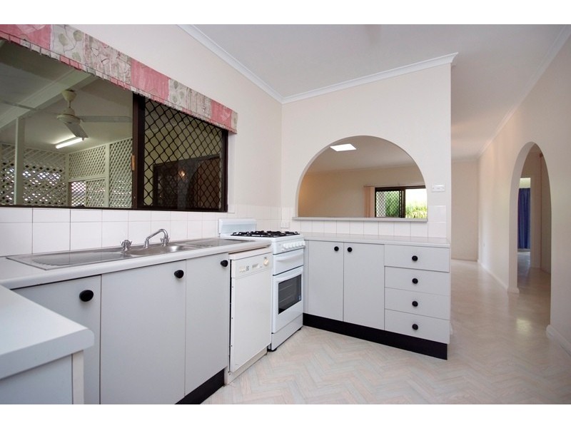 15 Hobson Drive, Brinsmead QLD 4870