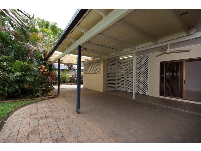 15 Hobson Drive, Brinsmead QLD 4870