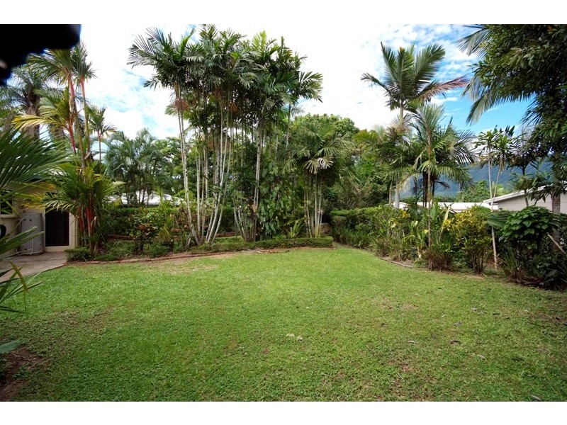 15 Hobson Drive, Brinsmead QLD 4870