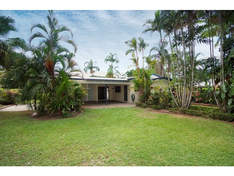 15 Hobson Drive, Brinsmead QLD 4870