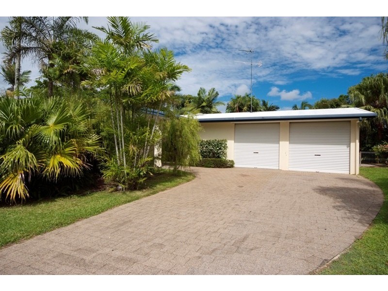 15 Hobson Drive, Brinsmead QLD 4870