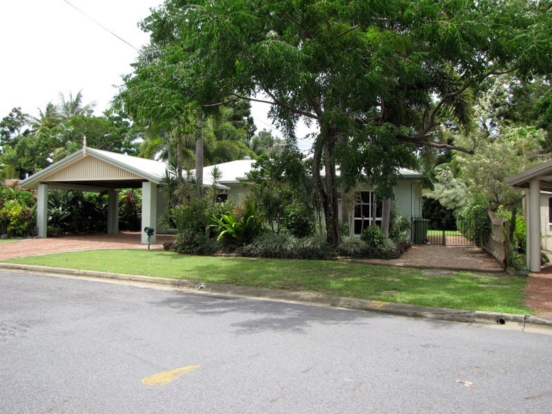 15 Carolyn Close, Yorkeys Knob QLD 4878