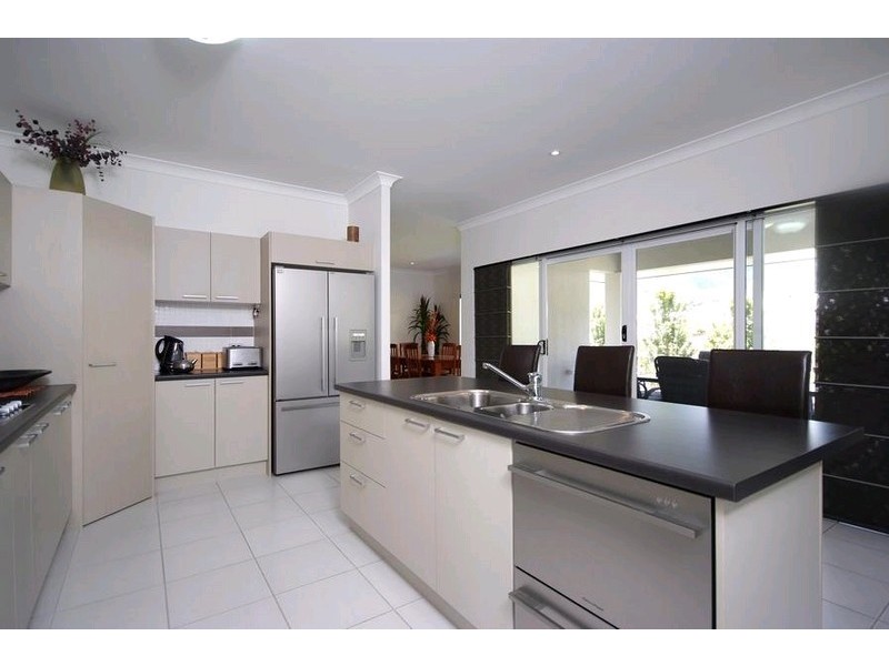 165 Fitzmaurice Drive, Bentley Park QLD 4869