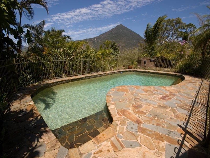 9 Pyramid Close, Gordonvale QLD 4865