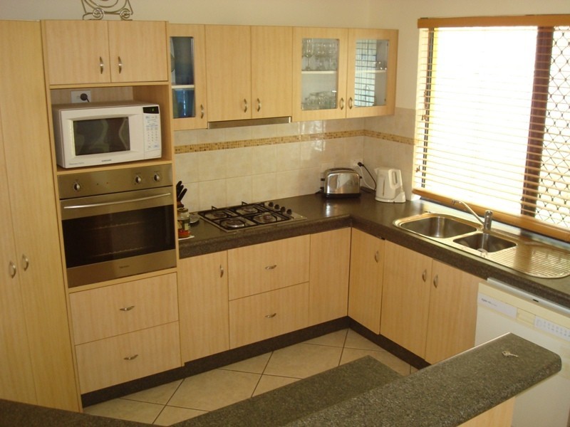 52 Barnes Street, Earlville QLD 4870