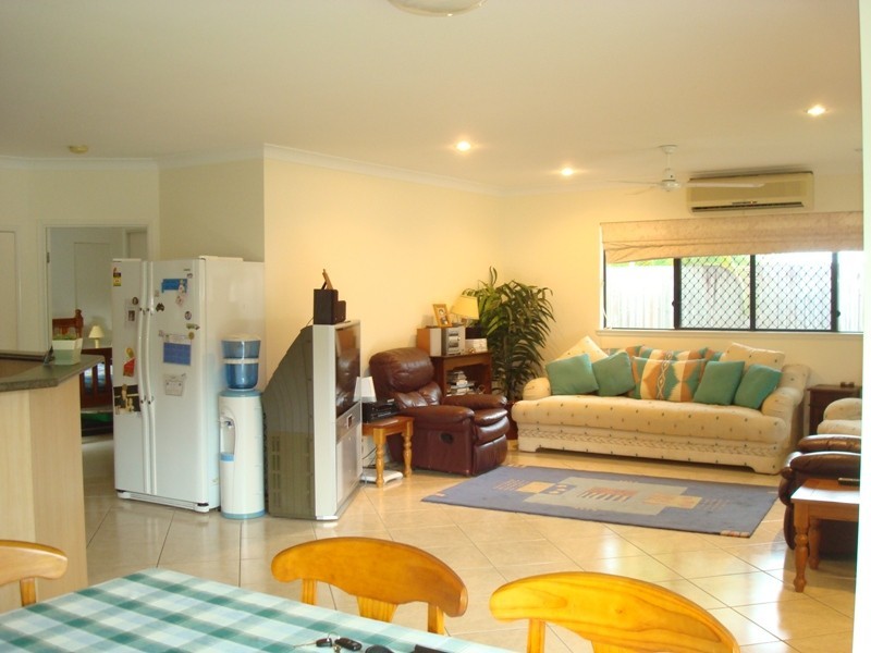 52 Barnes Street, Earlville QLD 4870