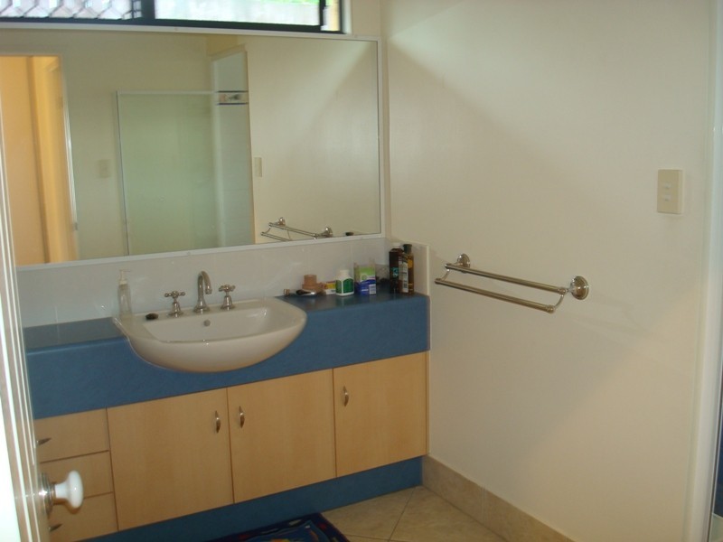 52 Barnes Street, Earlville QLD 4870