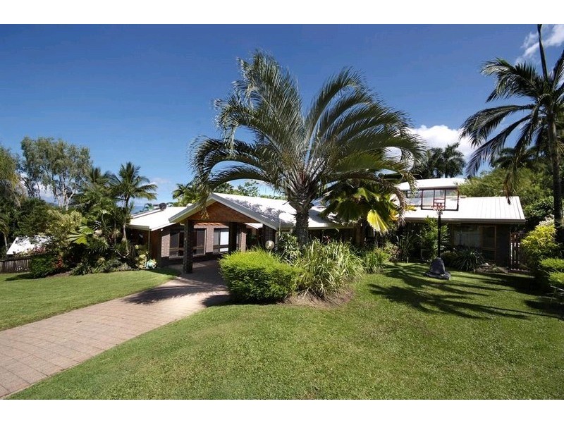 6 Forum Close, Mooroobool QLD 4870