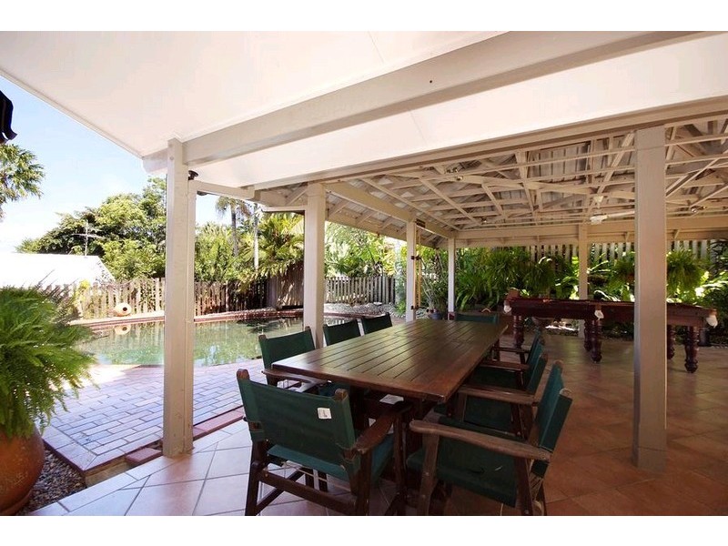 6 Forum Close, Mooroobool QLD 4870