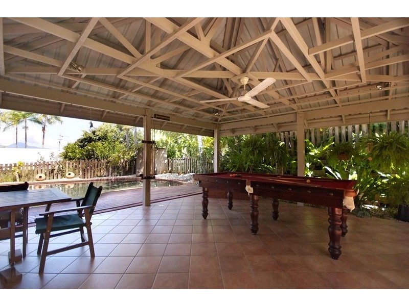 6 Forum Close, Mooroobool QLD 4870