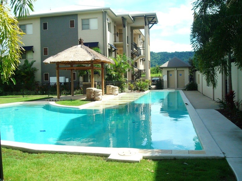 303/2-8 centenary close, Manoora QLD 4870