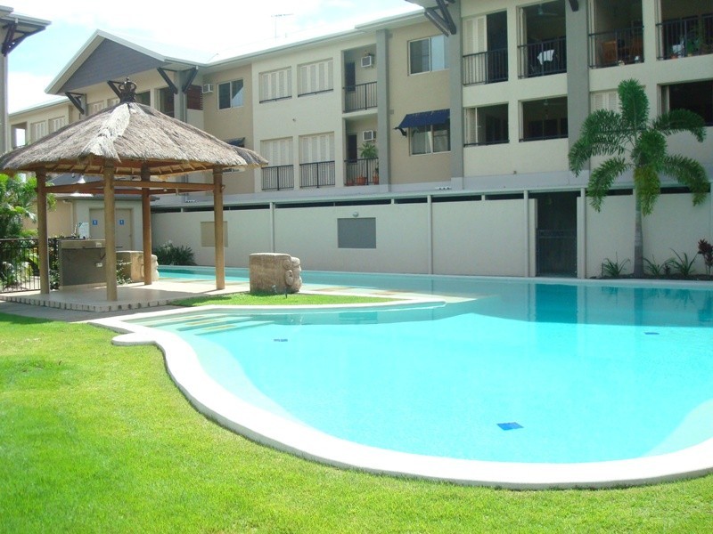 303/2-8 centenary close, Manoora QLD 4870