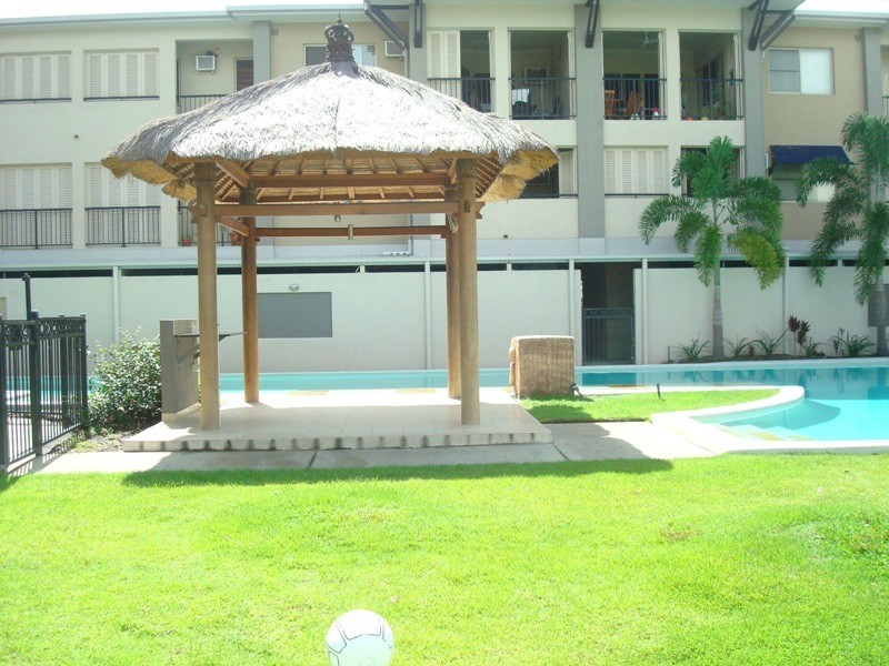 303/2-8 centenary close, Manoora QLD 4870