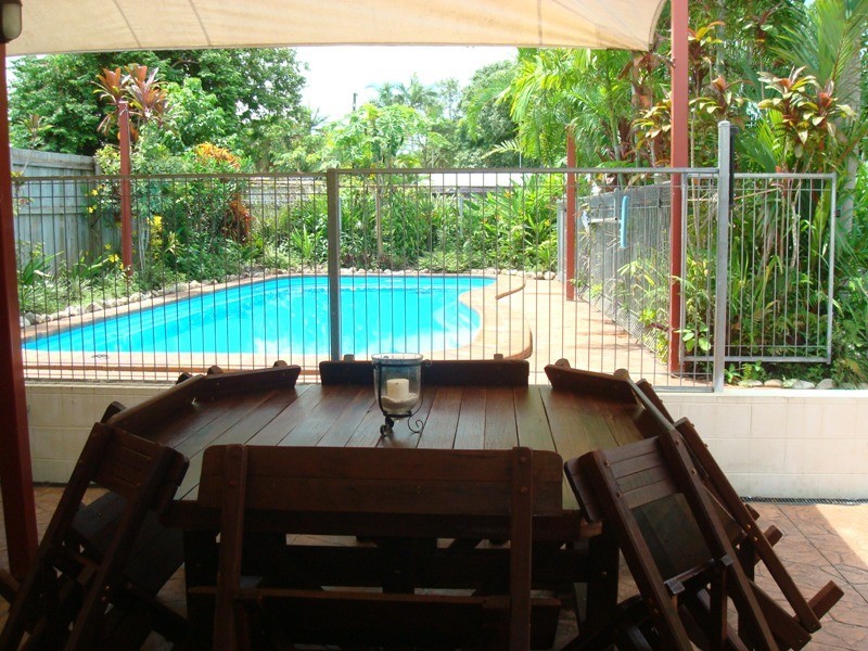 10 Malibu Close, White Rock QLD 4868