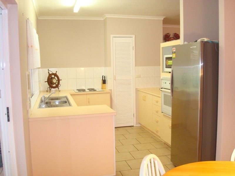 10 Malibu Close, White Rock QLD 4868