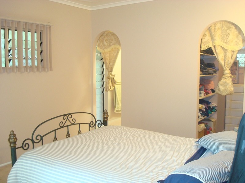 10 Malibu Close, White Rock QLD 4868