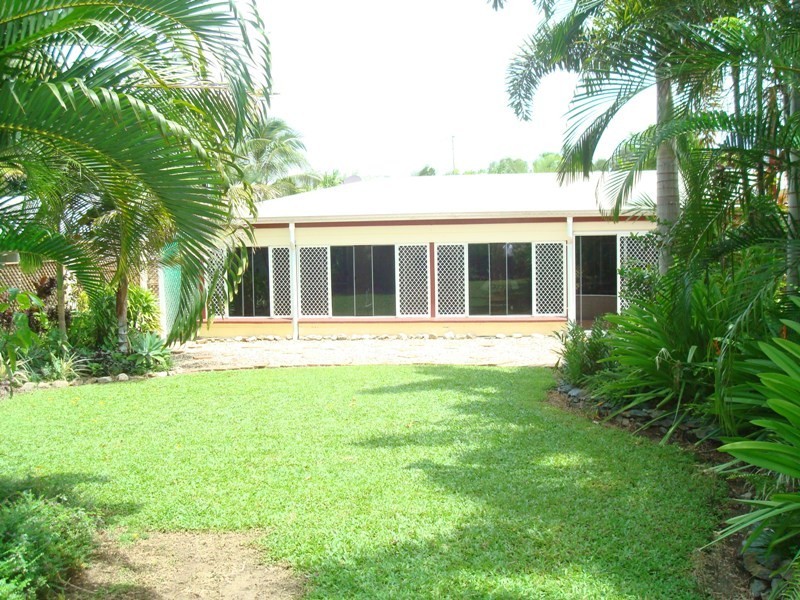 10 Malibu Close, White Rock QLD 4868