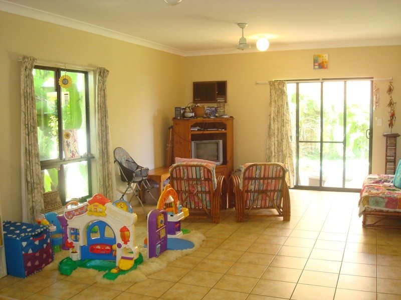 2 Bells Close, Kewarra Beach QLD 4879