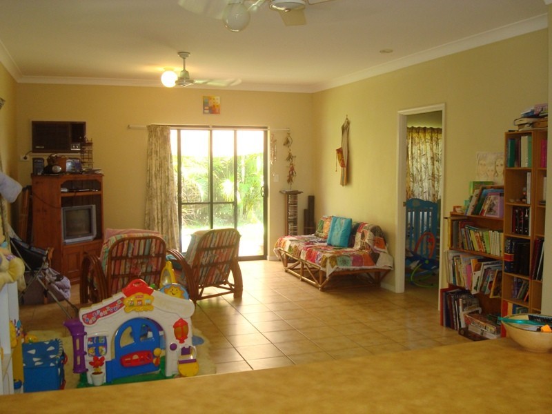 2 Bells Close, Kewarra Beach QLD 4879