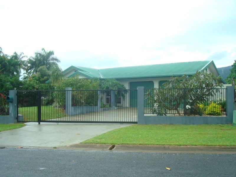 9 Blackbird Close, Bentley Park QLD 4869