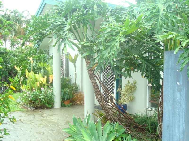 9 Blackbird Close, Bentley Park QLD 4869