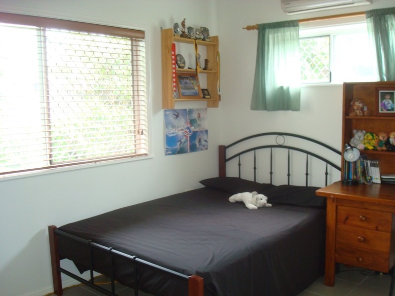 9 Blackbird Close, Bentley Park QLD 4869