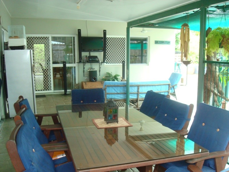 9 Blackbird Close, Bentley Park QLD 4869