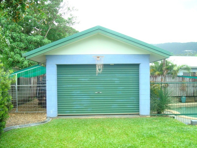 9 Blackbird Close, Bentley Park QLD 4869