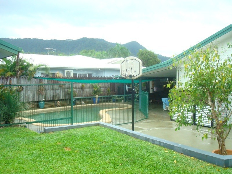 9 Blackbird Close, Bentley Park QLD 4869