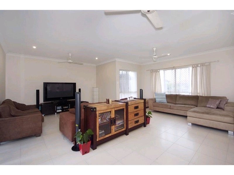 3 Hetherton Street, Smithfield QLD 4878