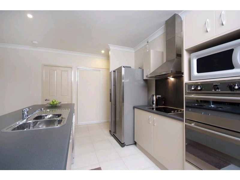 3 Hetherton Street, Smithfield QLD 4878