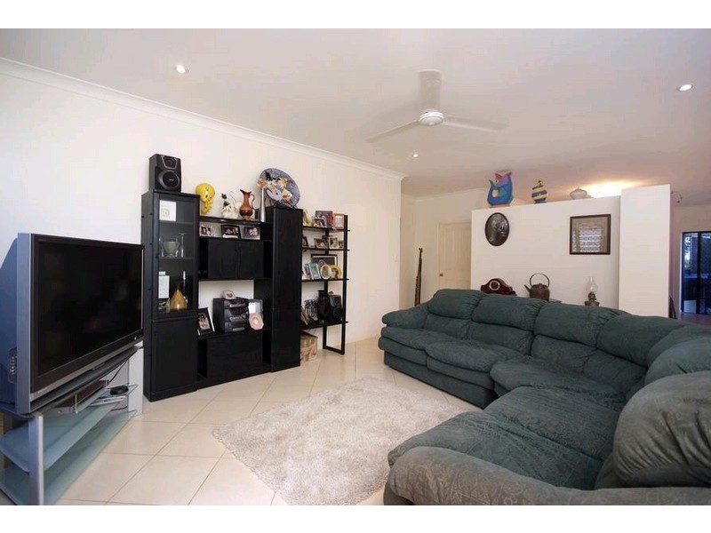 16 Orana Street, Caravonica QLD 4878