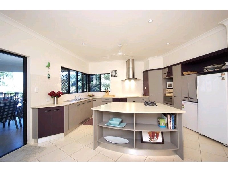 16 Orana Street, Caravonica QLD 4878