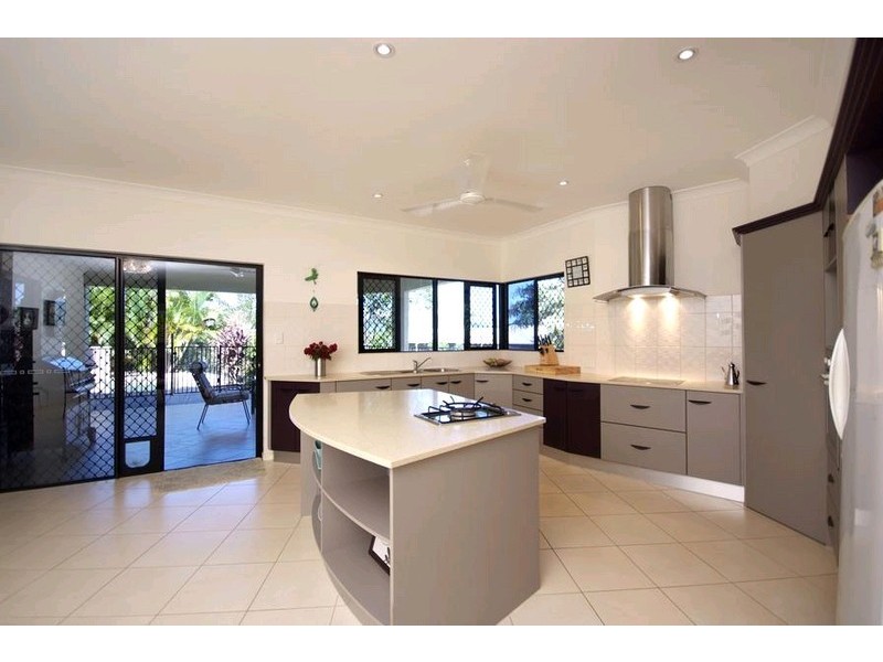 16 Orana Street, Caravonica QLD 4878