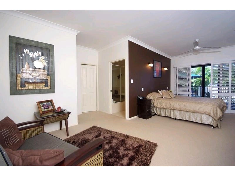 16 Orana Street, Caravonica QLD 4878