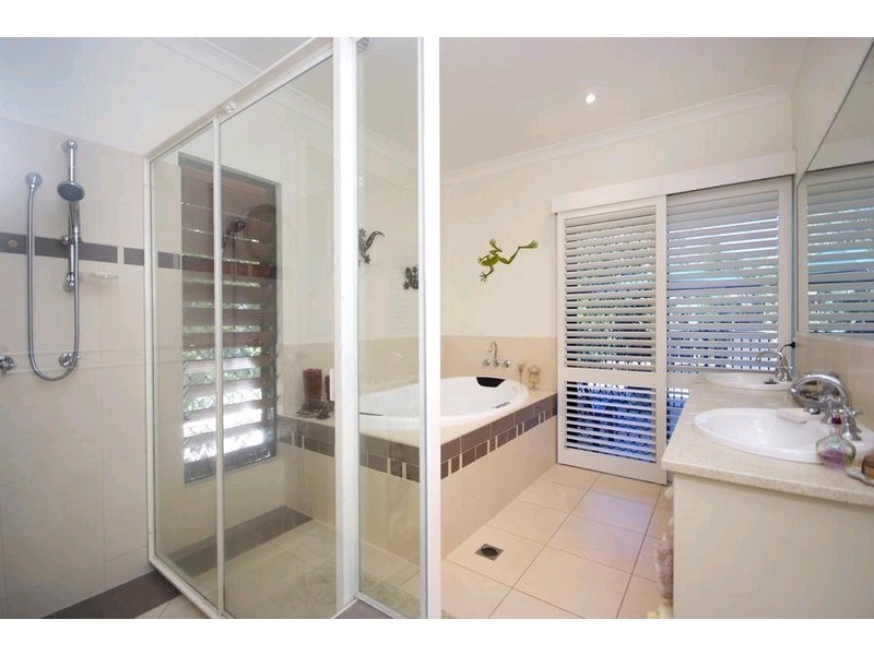 16 Orana Street, Caravonica QLD 4878