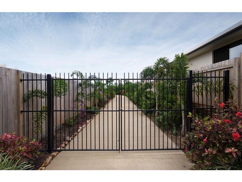 33 Cadell Street, Bentley Park QLD 4869