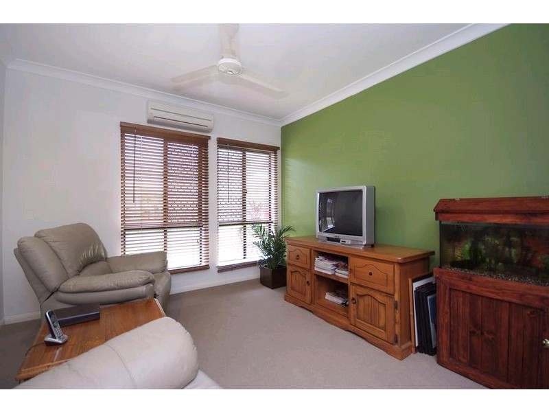 33 Cadell Street, Bentley Park QLD 4869