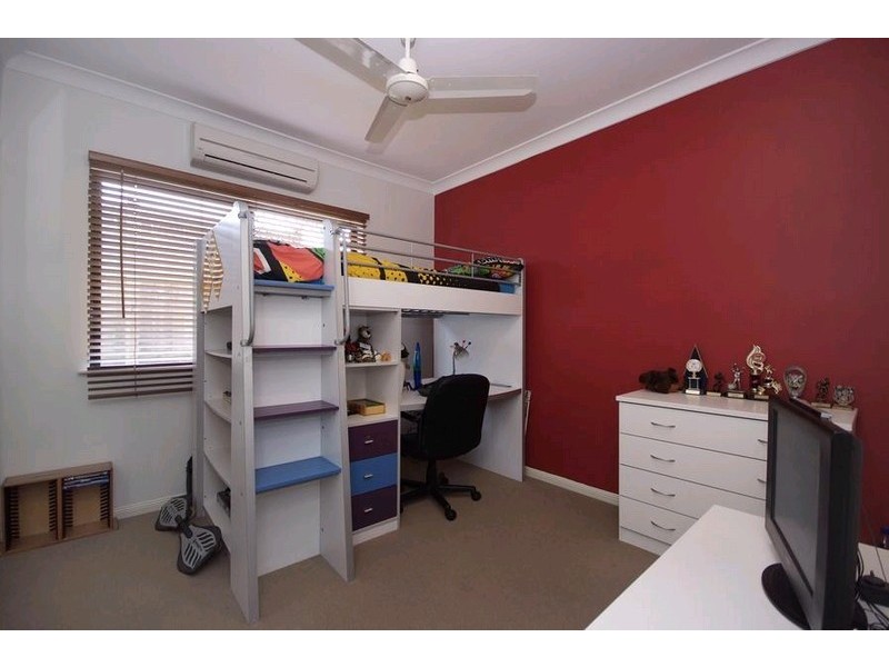 33 Cadell Street, Bentley Park QLD 4869