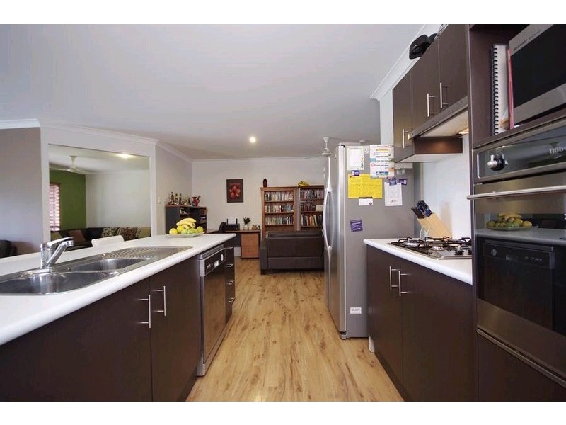 33 Cadell Street, Bentley Park QLD 4869