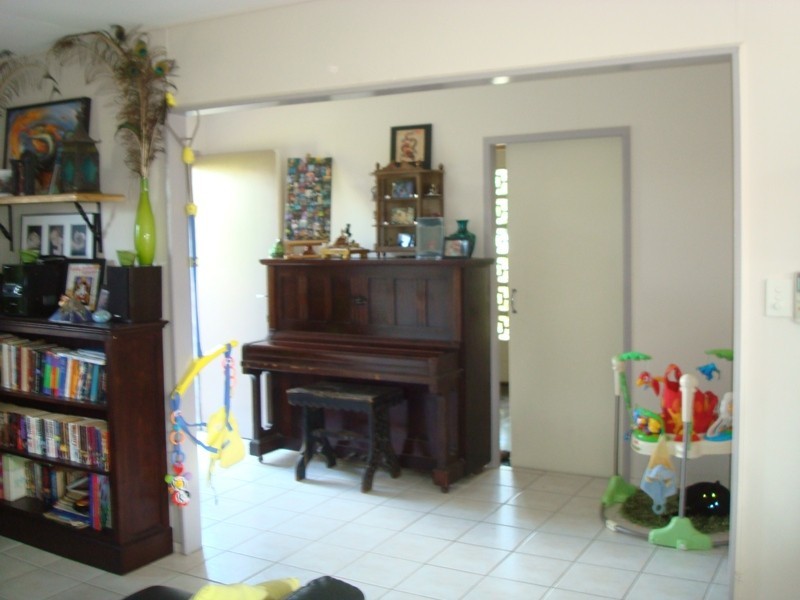 270 Brown Street, Westcourt QLD 4870