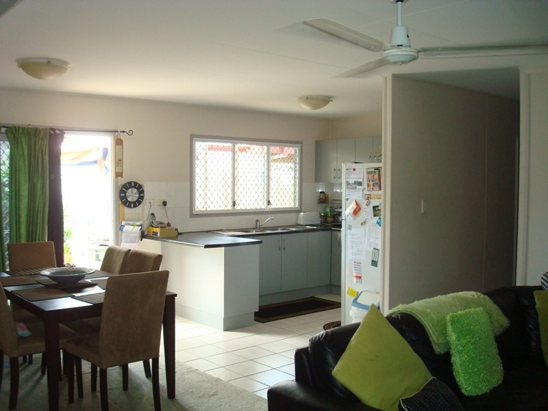 270 Brown Street, Westcourt QLD 4870