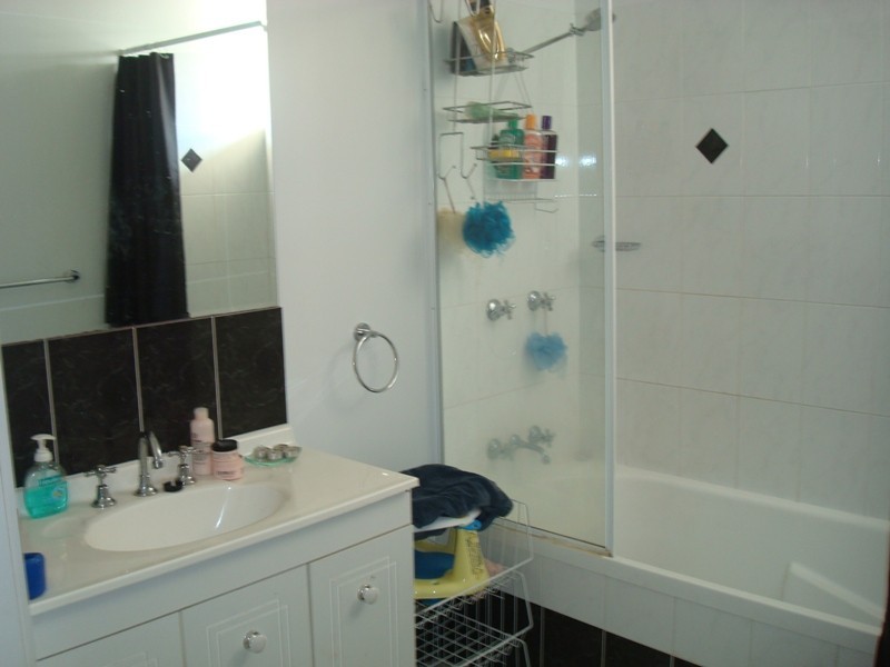 270 Brown Street, Westcourt QLD 4870