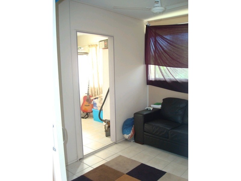 270 Brown Street, Westcourt QLD 4870