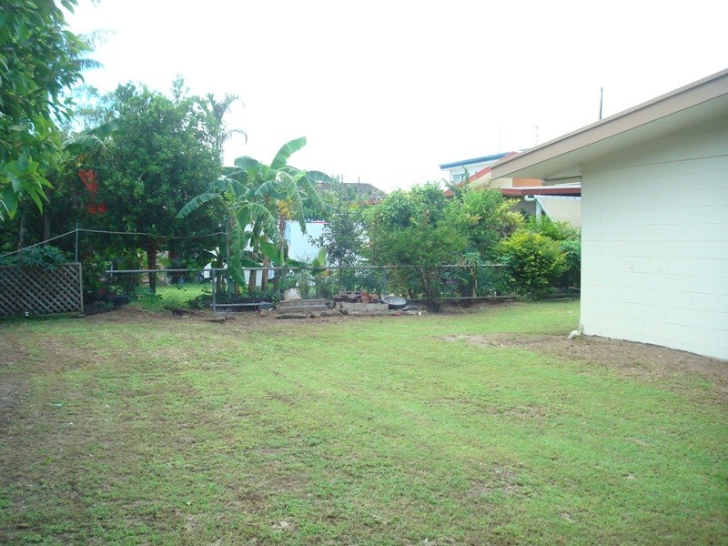 270 Brown Street, Westcourt QLD 4870