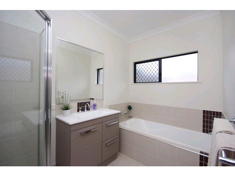 20 Altona Street, Bentley Park QLD 4869